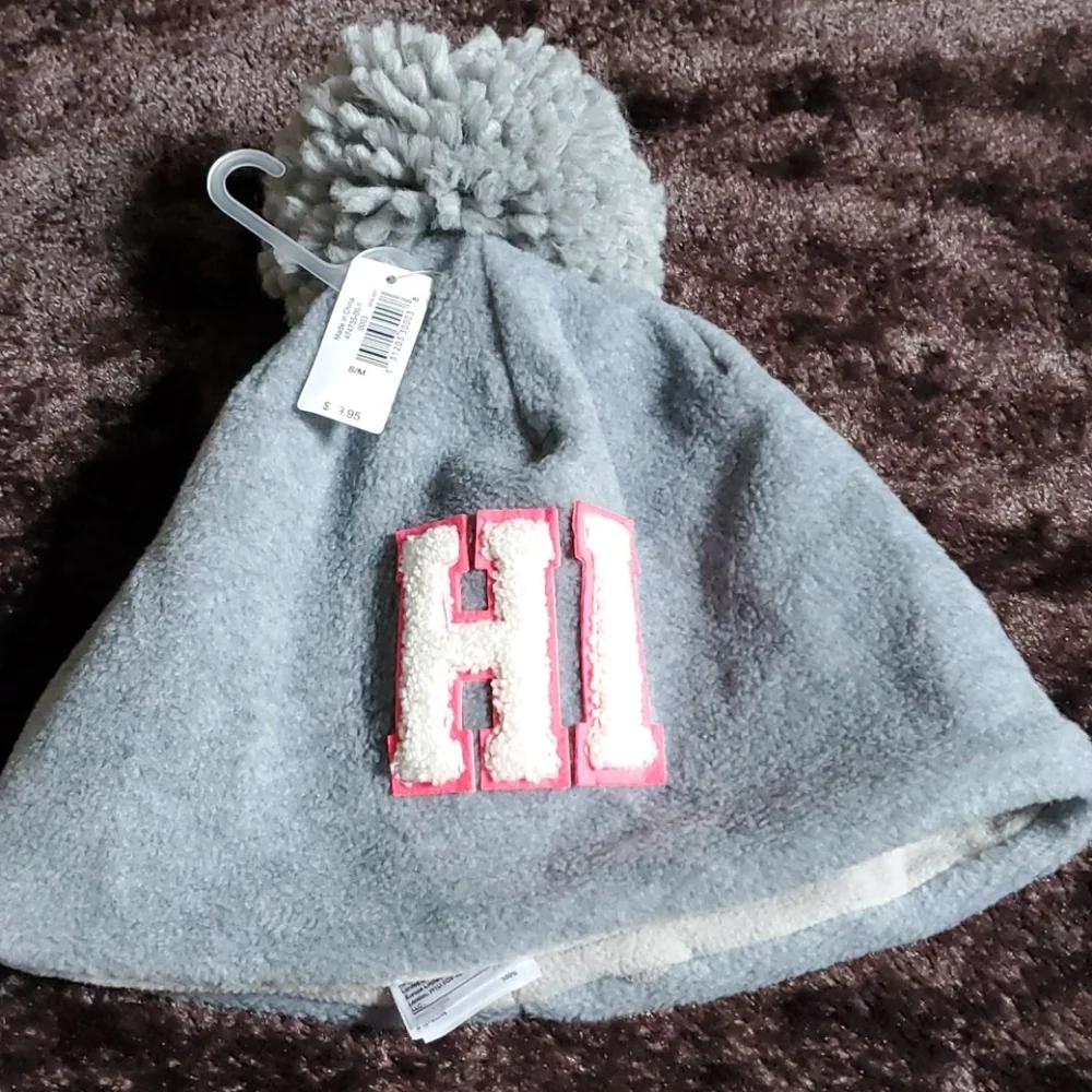 🆕️ GAP BEANIE AND MINNIE MOUSE GLOVES BUNDLE